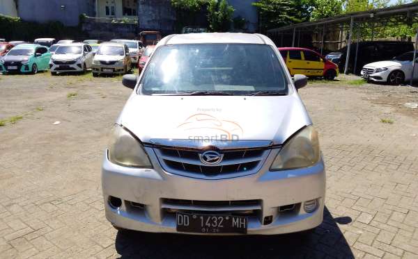 DAIHATSU XENIA