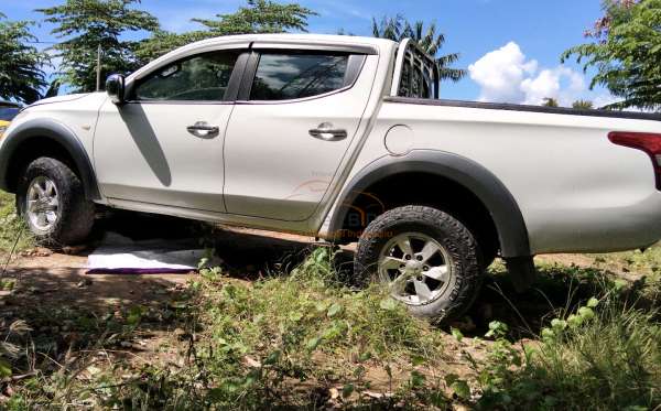 MITSUBISHI TRITON