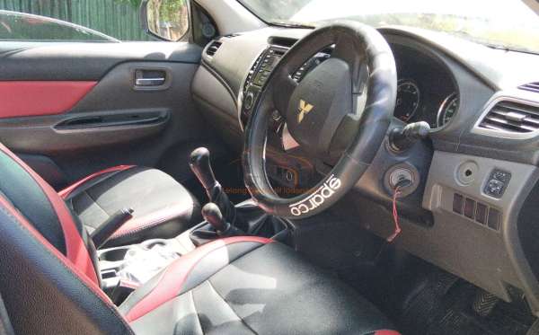 MITSUBISHI TRITON