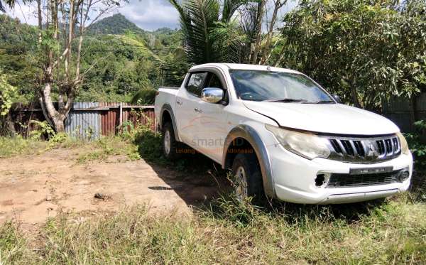 MITSUBISHI TRITON