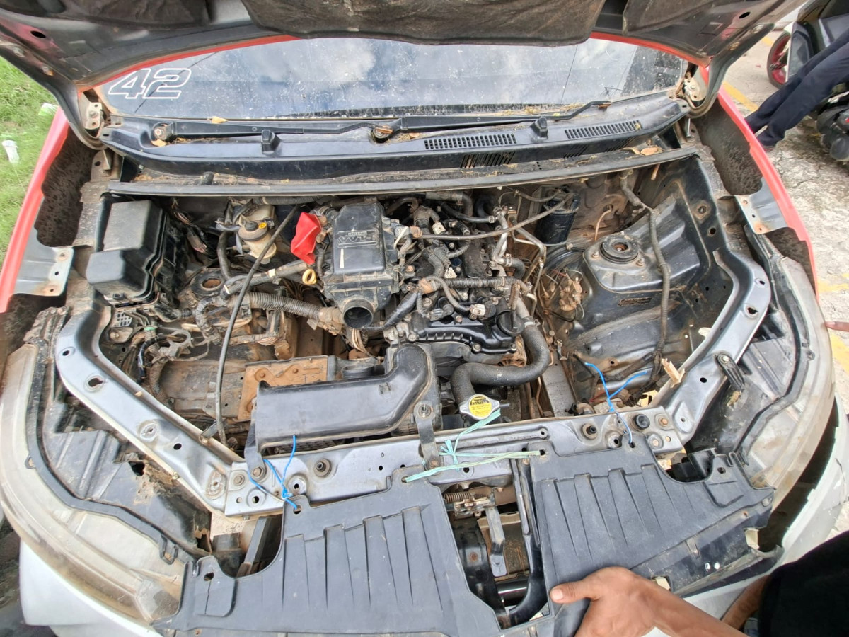 DAIHATSU  XENIA  R