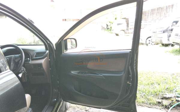 TOYOTA AVANZA