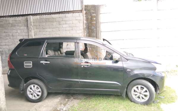 TOYOTA AVANZA