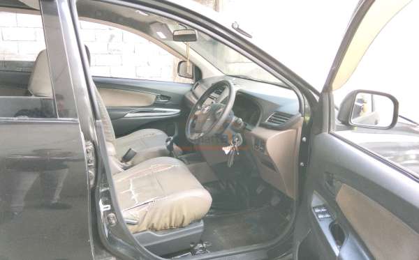 TOYOTA AVANZA