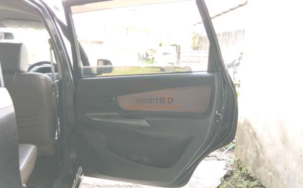 TOYOTA AVANZA