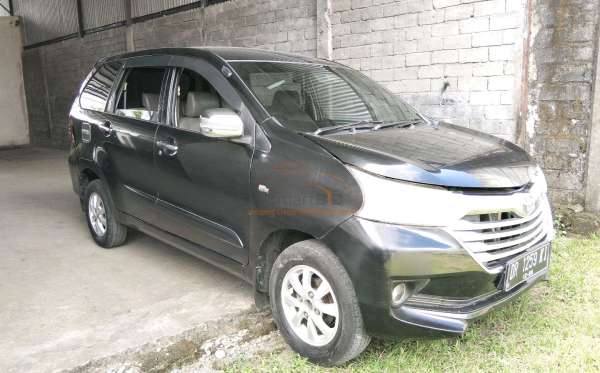 TOYOTA AVANZA