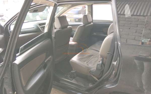 TOYOTA AVANZA