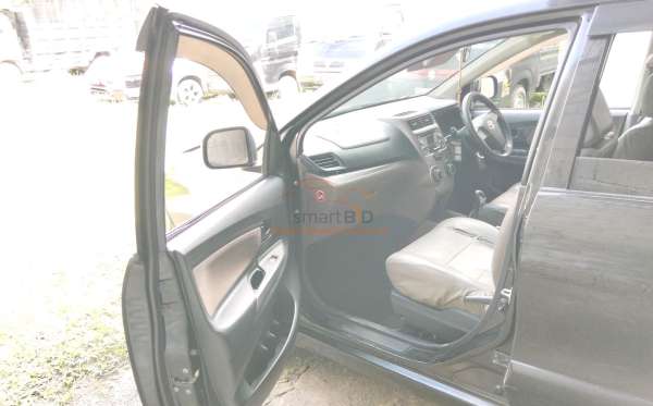 TOYOTA AVANZA