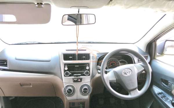 TOYOTA AVANZA