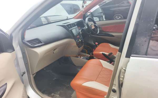 TOYOTA AVANZA 1.3 G