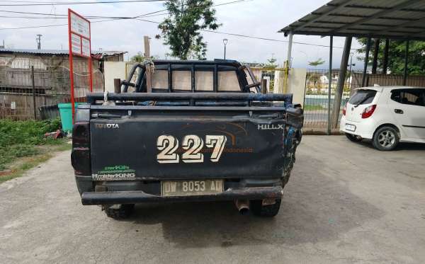 TOYOTA HILUX PICK UP