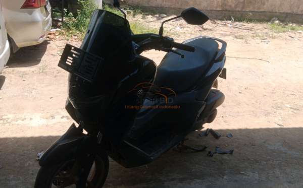 YAMAHA  NMAX