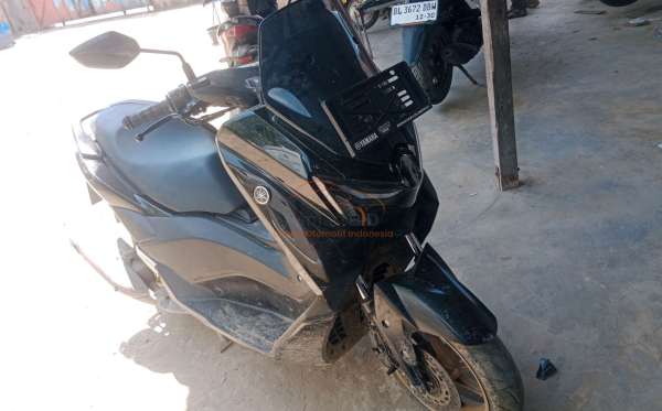 YAMAHA  NMAX