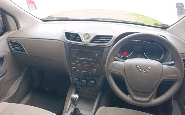 WULING CONFERO