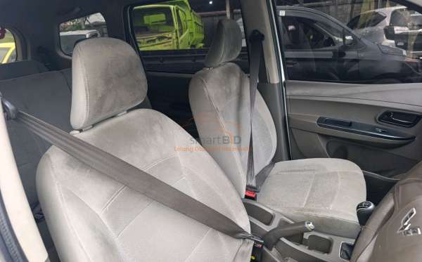 WULING CONFERO