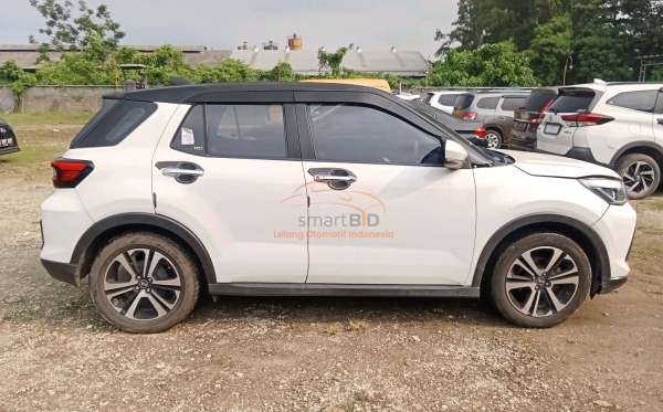 DAIHATSU ROCKY R