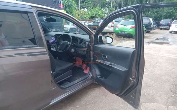 DAIHATSU SIGRA R