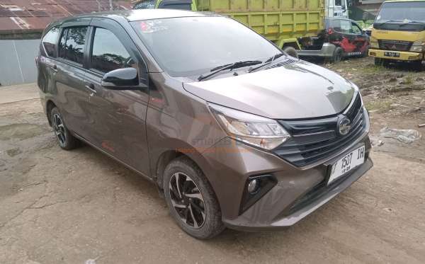DAIHATSU SIGRA R