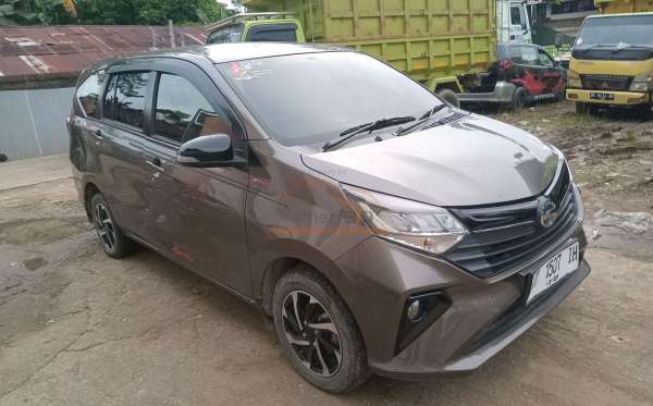 DAIHATSU SIGRA R