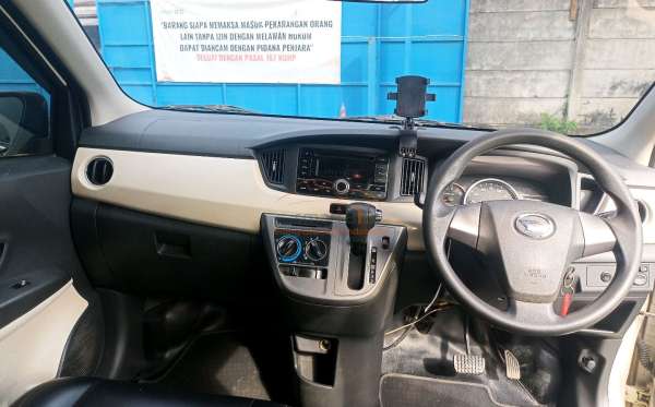 DAIHATSU SIGRA R