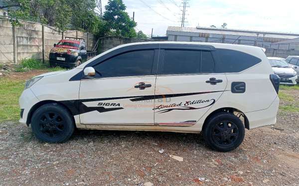DAIHATSU SIGRA R
