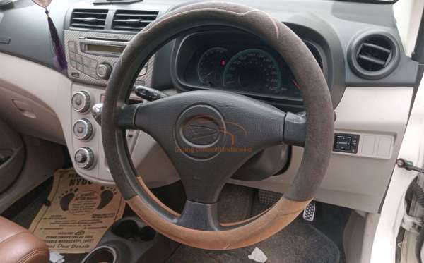 DAIHATSU SIRION