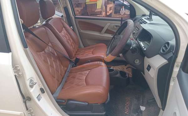 DAIHATSU SIRION