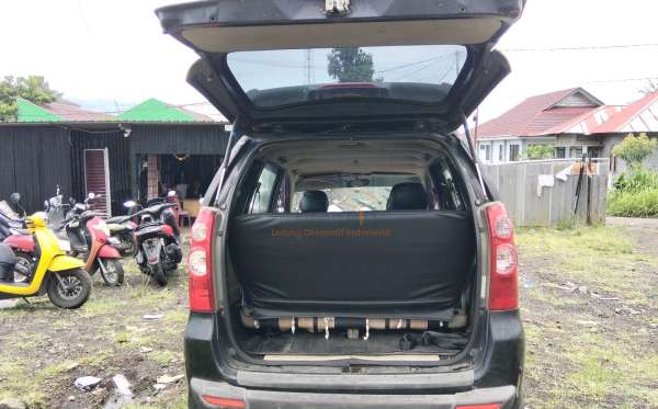 DAIHATSU XENIA