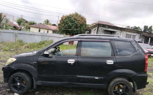 DAIHATSU XENIA