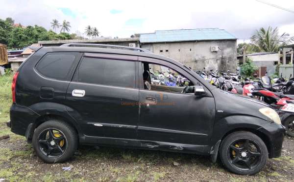 DAIHATSU XENIA