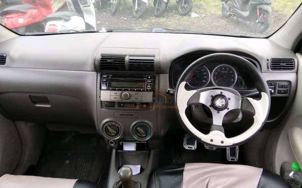 DAIHATSU XENIA