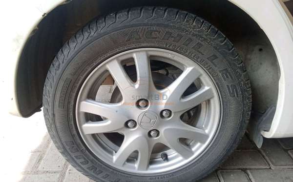 HONDA  BRIO  DD2 1.3 E
