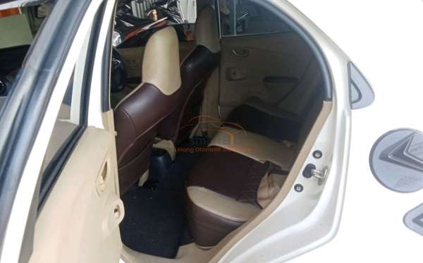HONDA  BRIO  DD2 1.3 E