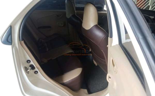 HONDA  BRIO  DD2 1.3 E