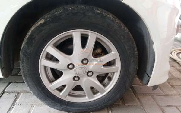 HONDA  BRIO  DD2 1.3 E