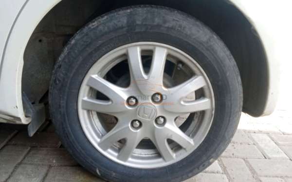 HONDA  BRIO  DD2 1.3 E
