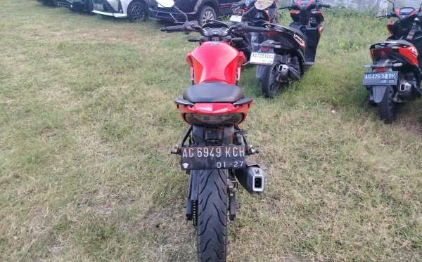 HONDA  CB 150 R