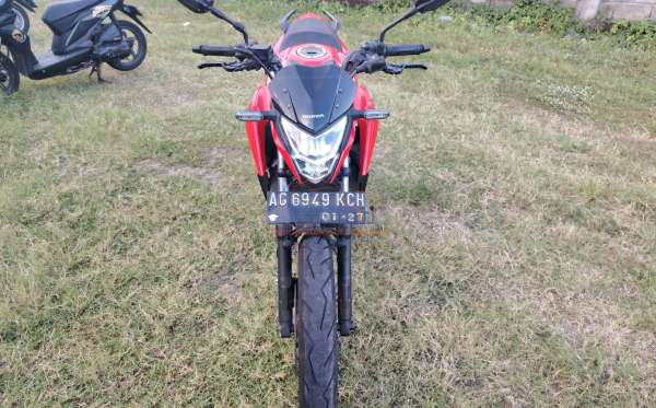 HONDA  CB 150 R