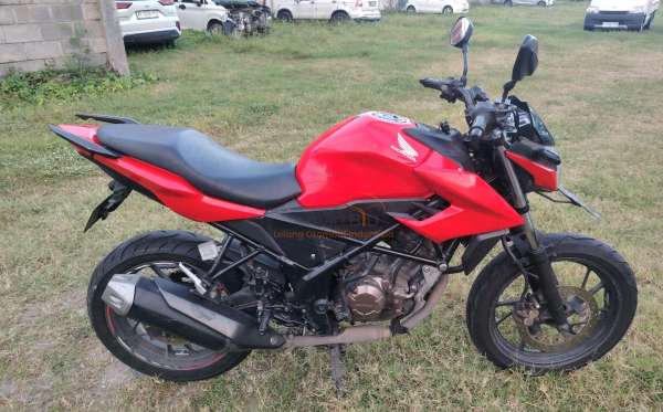 HONDA  CB 150 R