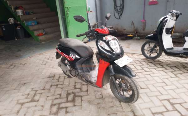 HONDA  GENIO