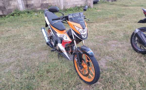 HONDA SONIC 150 R