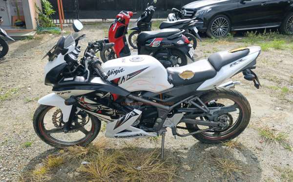 KAWASAKI NINJA 150 RR SE
