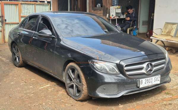 MERCEDES BENZ E 250 CGI