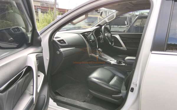 MITSUBISHI PAJERO SPORT DAKAR 2.4 (4x2) AT