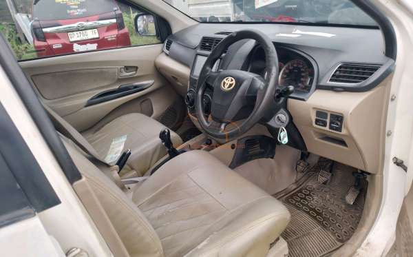 TOYOTA AVANZA
