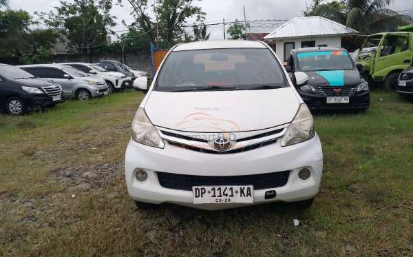 TOYOTA AVANZA