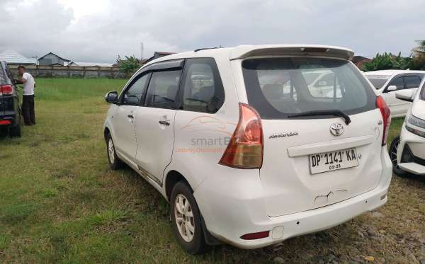 TOYOTA AVANZA