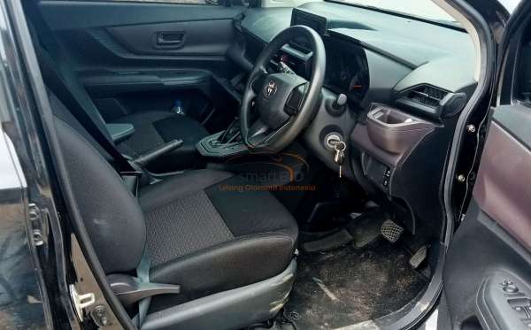 TOYOTA AVANZA 1.3 E