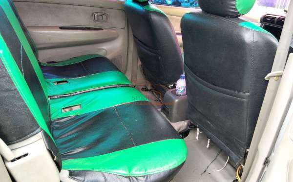 TOYOTA AVANZA