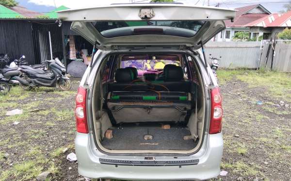 TOYOTA AVANZA